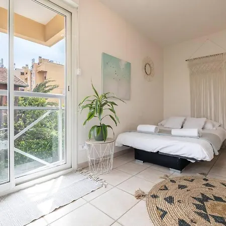Confortable Studio A 5 Min De La Mer, Quartier De Carras Apartment *